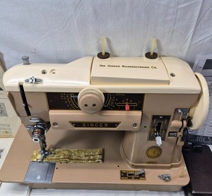 Vintage Singer 401A Sewing Machine, Accessories and Case - Very Good Cond.