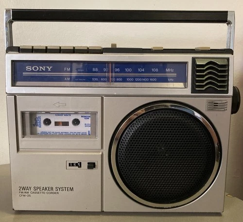 Sony CFM-25 AM/FM Cassette-Corder 2 Way Speaker Vintage Japan Made Boombox