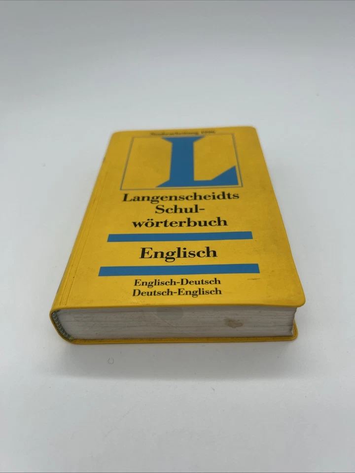 Langenscheidts German to English Pocket Dictionary Bilingual English To German - Image 2 of 4
