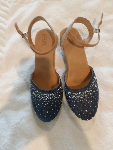 CANYON RIVER BLUES BEADED/JUTE TRIM ESPADRILLES 2.5" WEDGE HEEL 9M NEVER WORN!