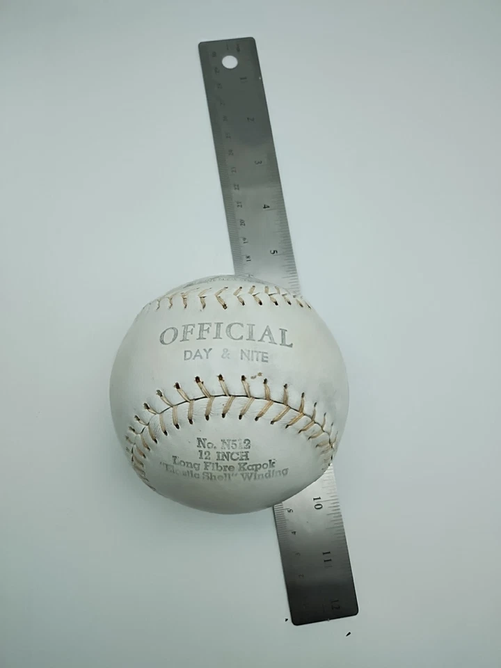 Bola blanda oficial vintage J. deBeer and Son Corker n.º Softbol C512 12" pulgadas Foto 3 de 4