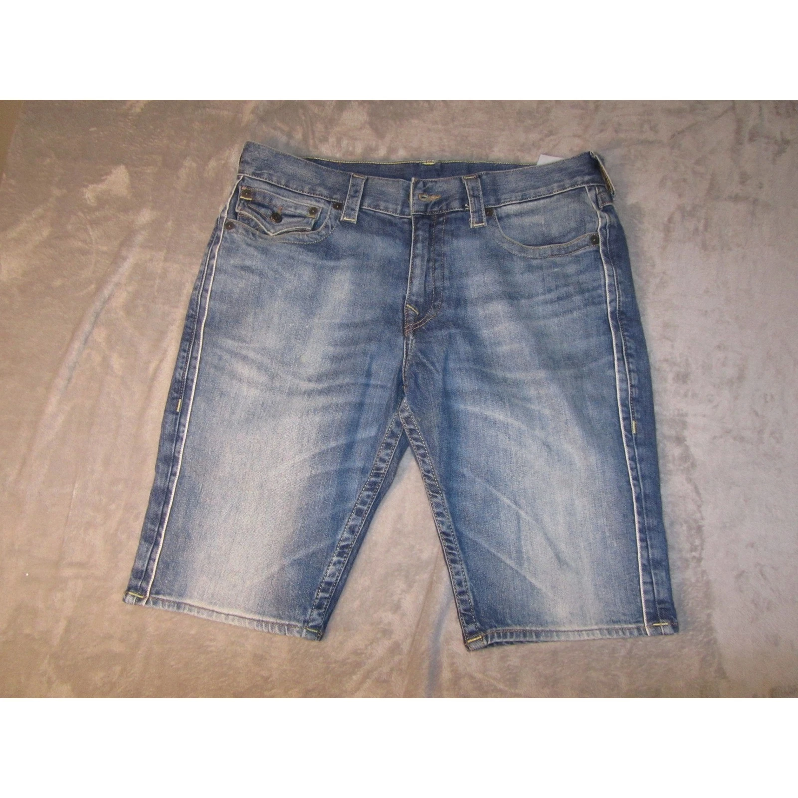 True Religion Mens Ricky Flap Denim Shorts Medium Wash Blue Size 34 Horseshoe