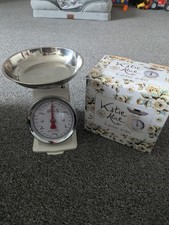 Katie Alice Mechanical Kitchen Scales 3kg Cream with Stainless Steel Bowl Boxed