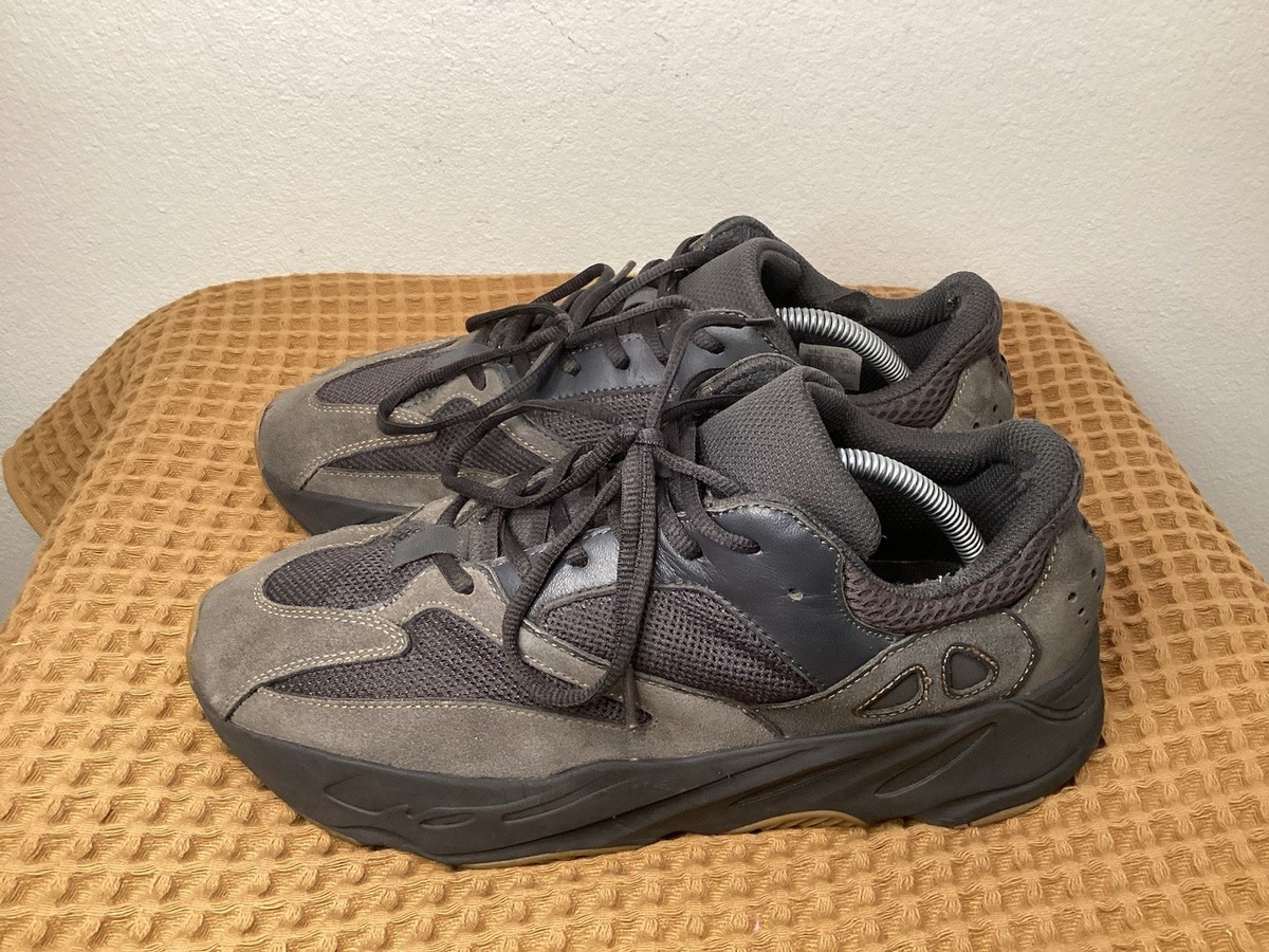 Adidas Yeezy 700 V1 Mens Sz 11 Utility Black Gray Sneakers Shoes FV5304