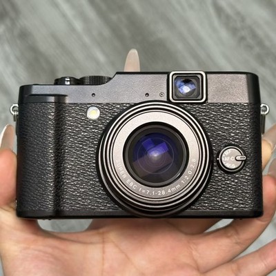 Fujifilm X10 12MP 4x Optical Zoom WiFi Compact Digital Camera with Flash 95% New