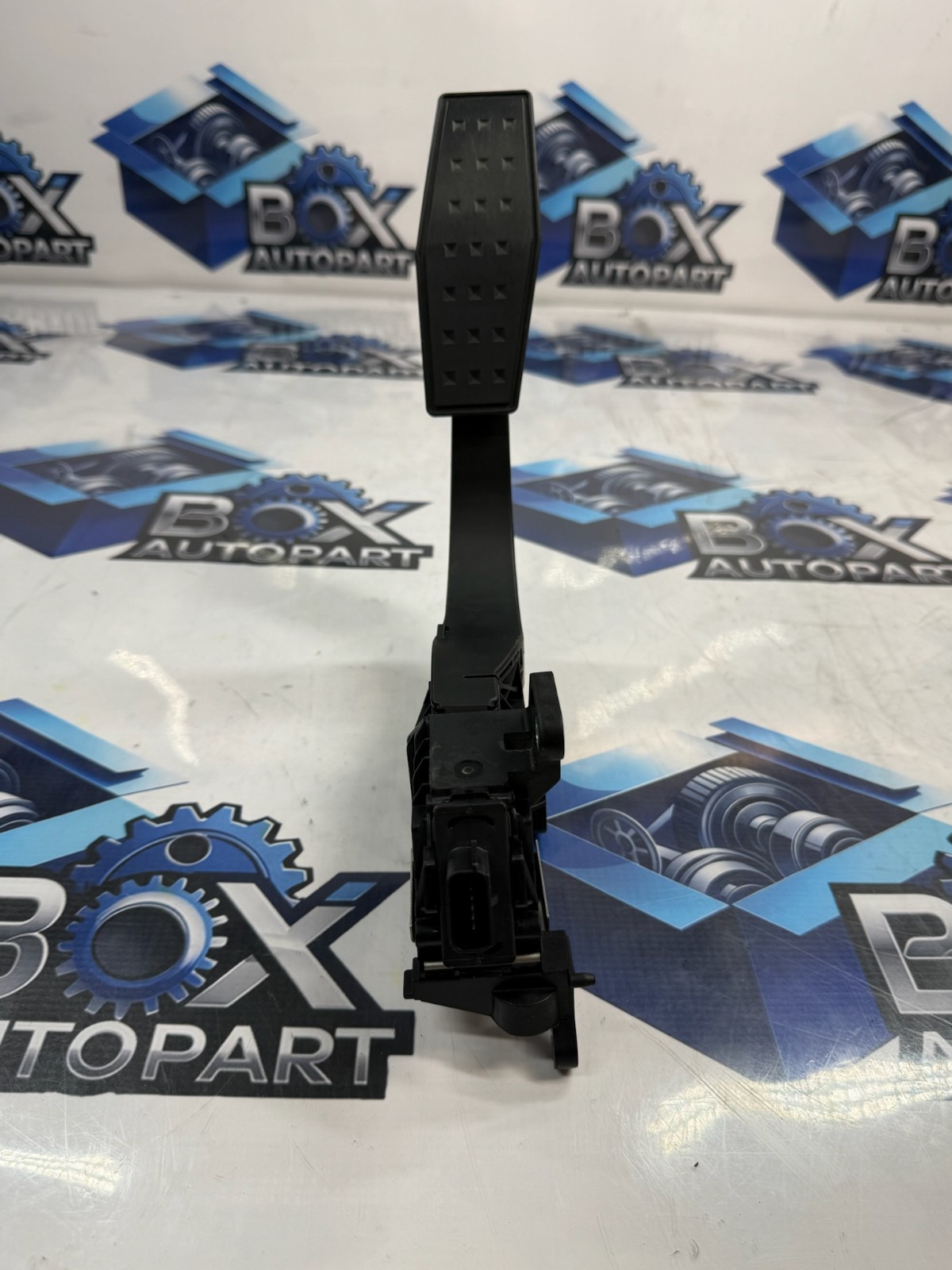 2021-2023 GMC ACADIA ACCELERATOR GAS PEDAL 84644386 OEM