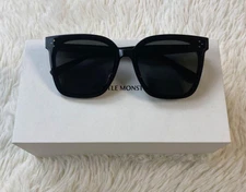 Gentle Monster Her 01 Sunglasses Black Square Frame Classic Style Authentic