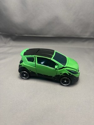 Transformers Deluxe Tuner Skids Autobot Figure Chevy Beat Concept 2010