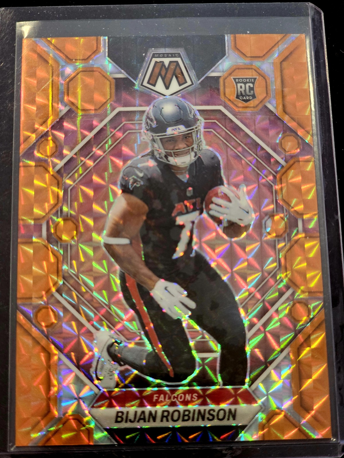 2023 Panini Mosaic - Rookies Bijan Robinson #284 Orange Mosaic Prizm /199 (RC)