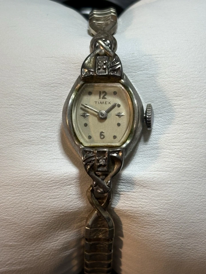 Винтажные механические коктейльные часы Timex 2 бриллианта, для восстановления, запчасти, ремонт - Изображение 2 из 4