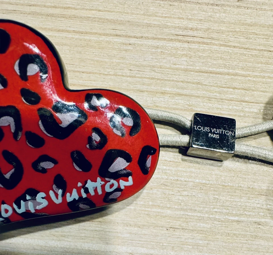 Raro Auténtico LOUIS VUITTON Rojo Corazón Flor Floral Elástico Cabello Corbata Leopardo Foto 3 de 4