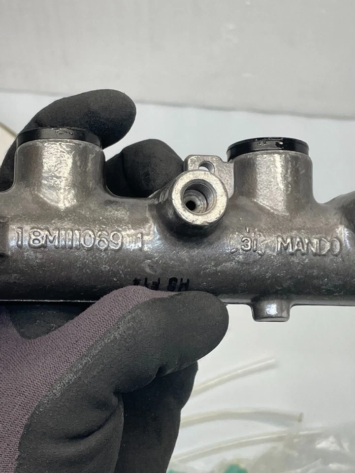 Главный цилиндр восстановленного тормоза марки 11-3105 от оригинального производителя подходит для Kia Sedona 2002-2005 годов выпуска - Изображение 3 из 4