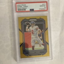 Panini Prizm Daniel Jones Gold Prizm #217 /10 PSA 10 New York Giants 2022