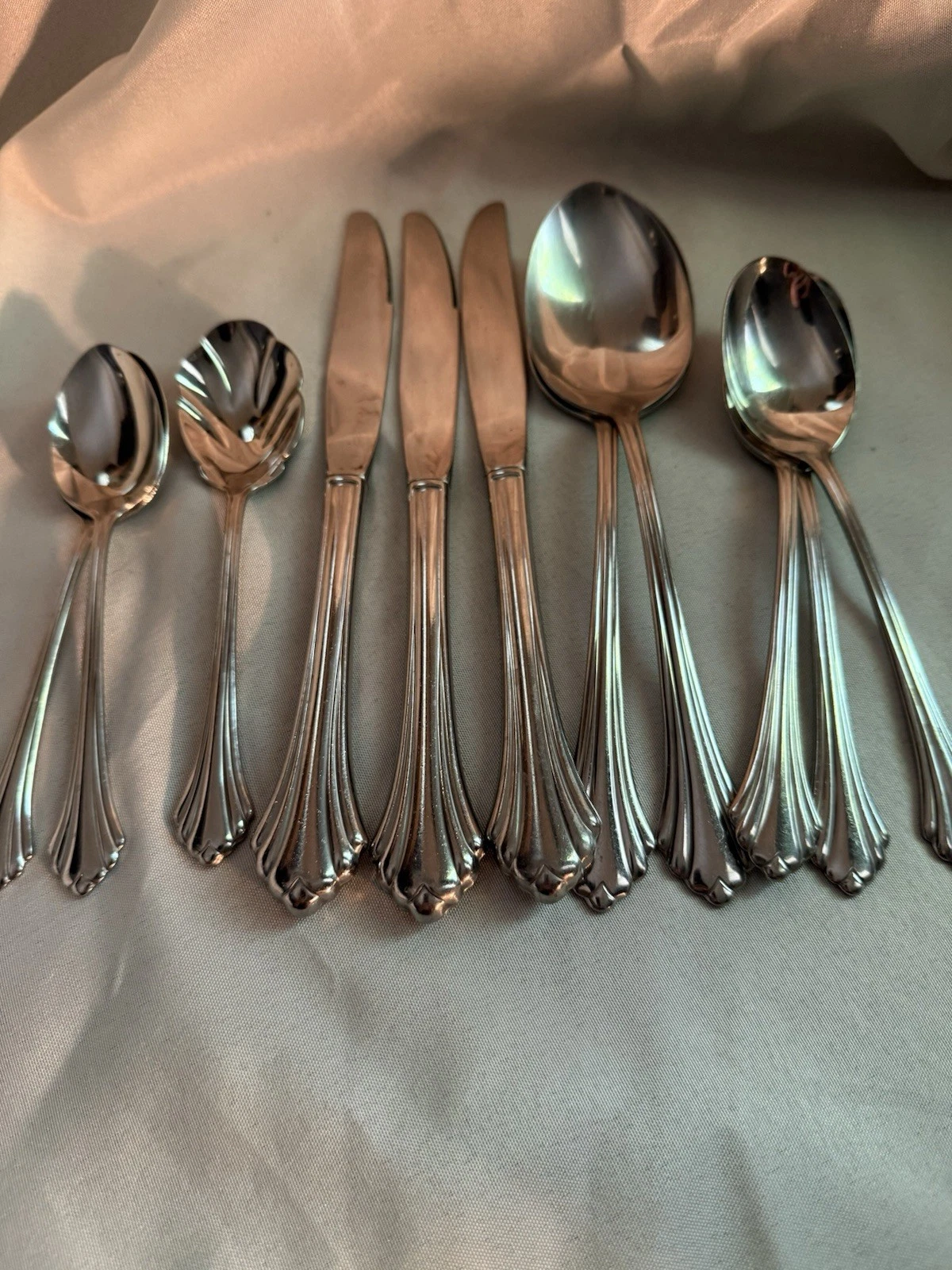 Oneida Bancroft Stainless Flatware Mixed Lot Knives / Spoons - 11 Pieces