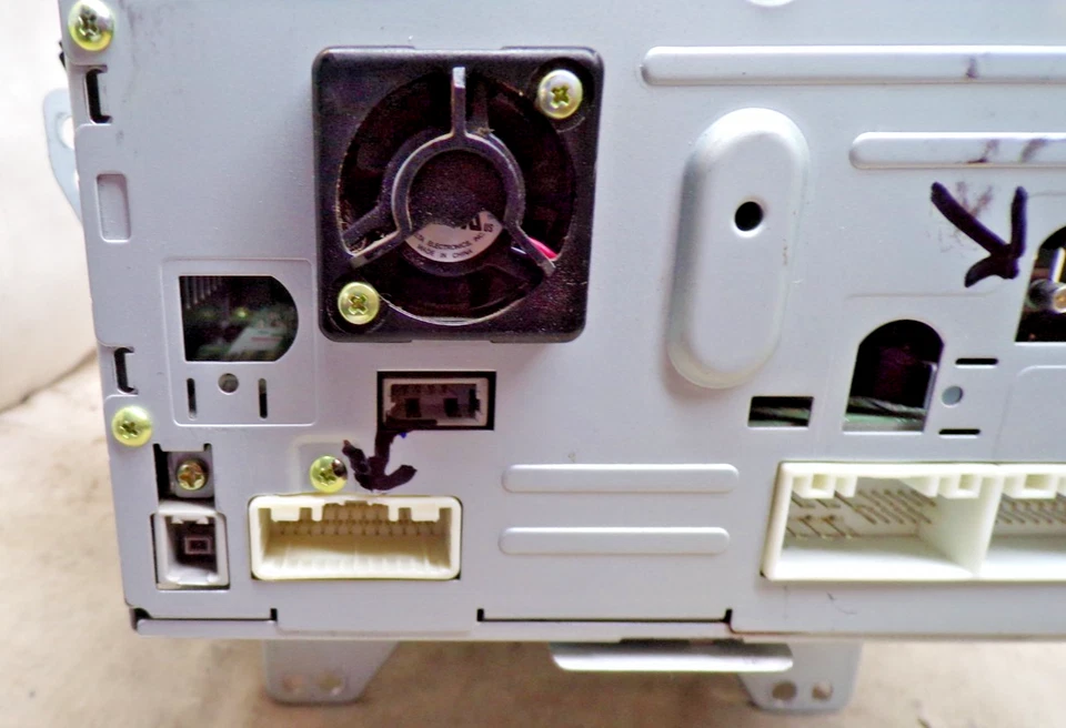 11 12 13 14 15 Hyundai Veloster Radio CD 96560-2V731 TQW03 Foto 4 de 4