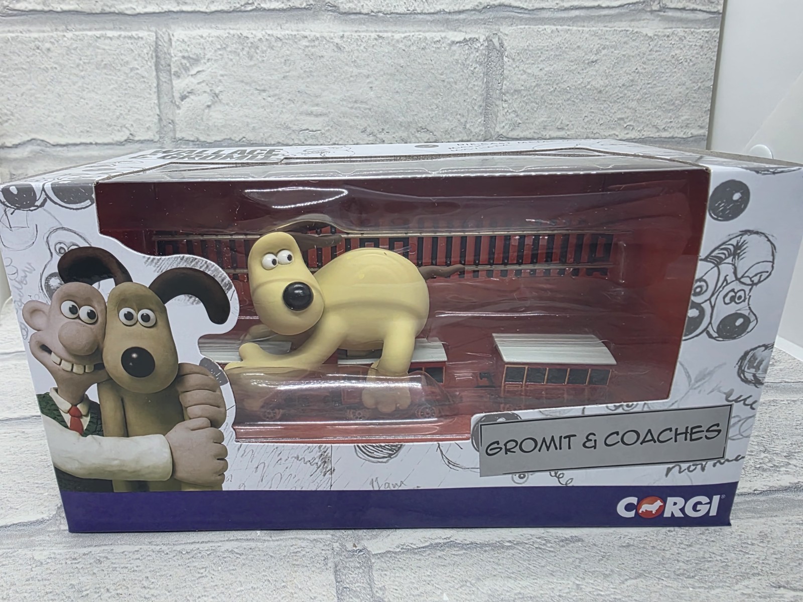 Corgi CC80603 Wallace & Gromit The Wrong Trousers Gromit & Coaches