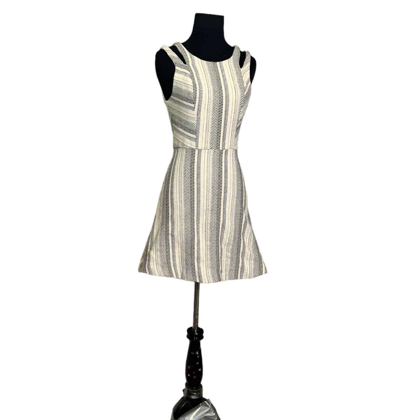 BCBGeneration striped cold on shoulder mini dress… - image 11