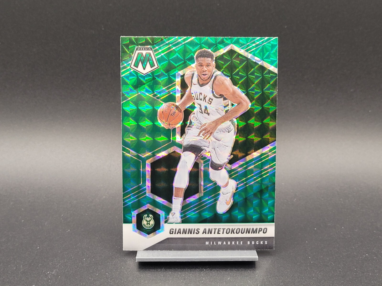 Giannis Antetokounmpo 2020-21 Panini Mosaic #80 Green Mosaic Milwaukee Bucks