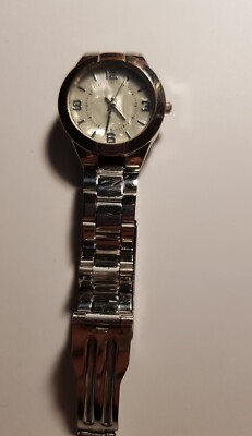 Montre Bracelet Femme LBMDJ Quartz Argentée - Vintage Années 2000 - Numérotée