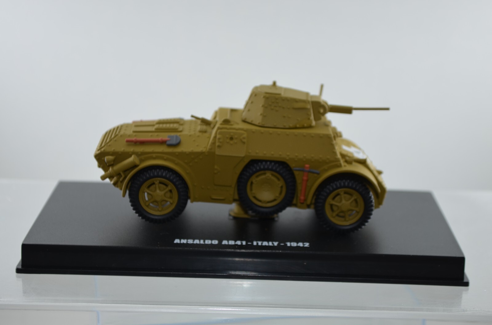 Ansaldo AB 41 Italie 1942 maquette haut de gamme injectée en métal moulé sous pression