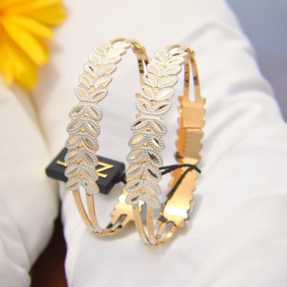 Beautiful Dubai Handmade Leaf Design Bangles Bracelet Hallmark 22K