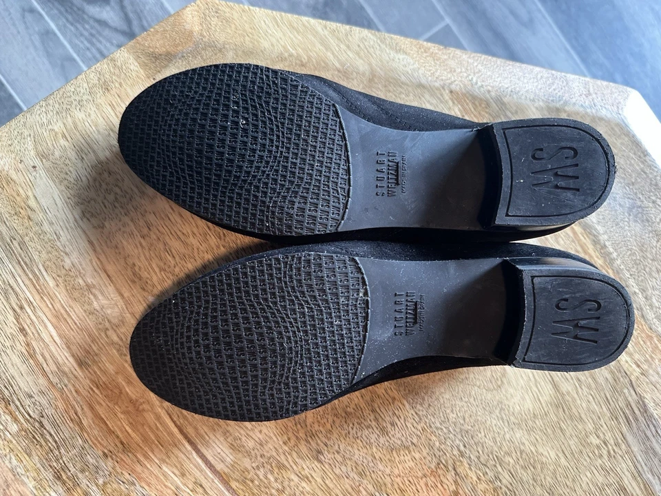 Stuart Weitzman Loafers  Black Suede Chain Accent Quilted Flat 7.5 - Image 4 of 4