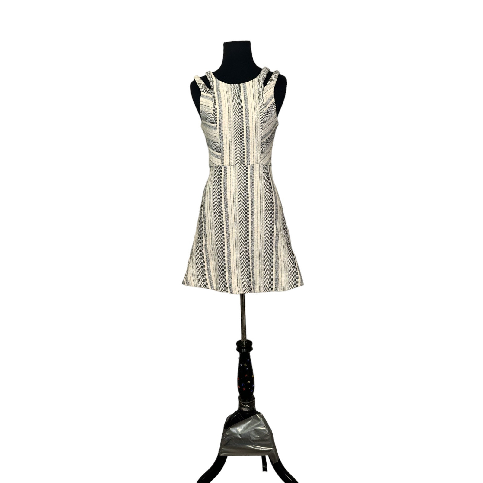 BCBGeneration striped cold on shoulder mini dress… - image 13