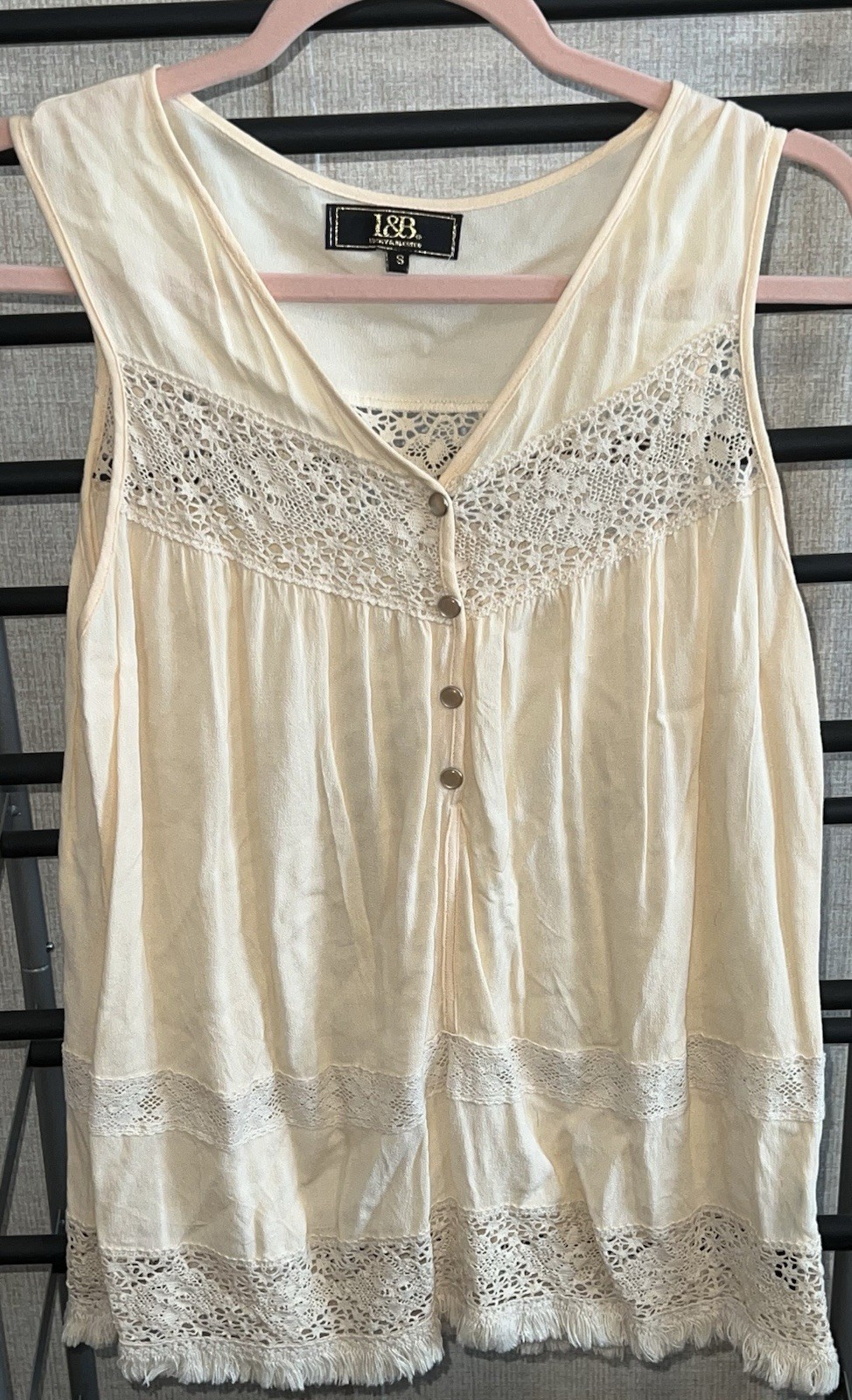 LUCKY & BLESSED L & B Women Size S. Ivory Short Sleeve Lace Snap Up Buttons Top