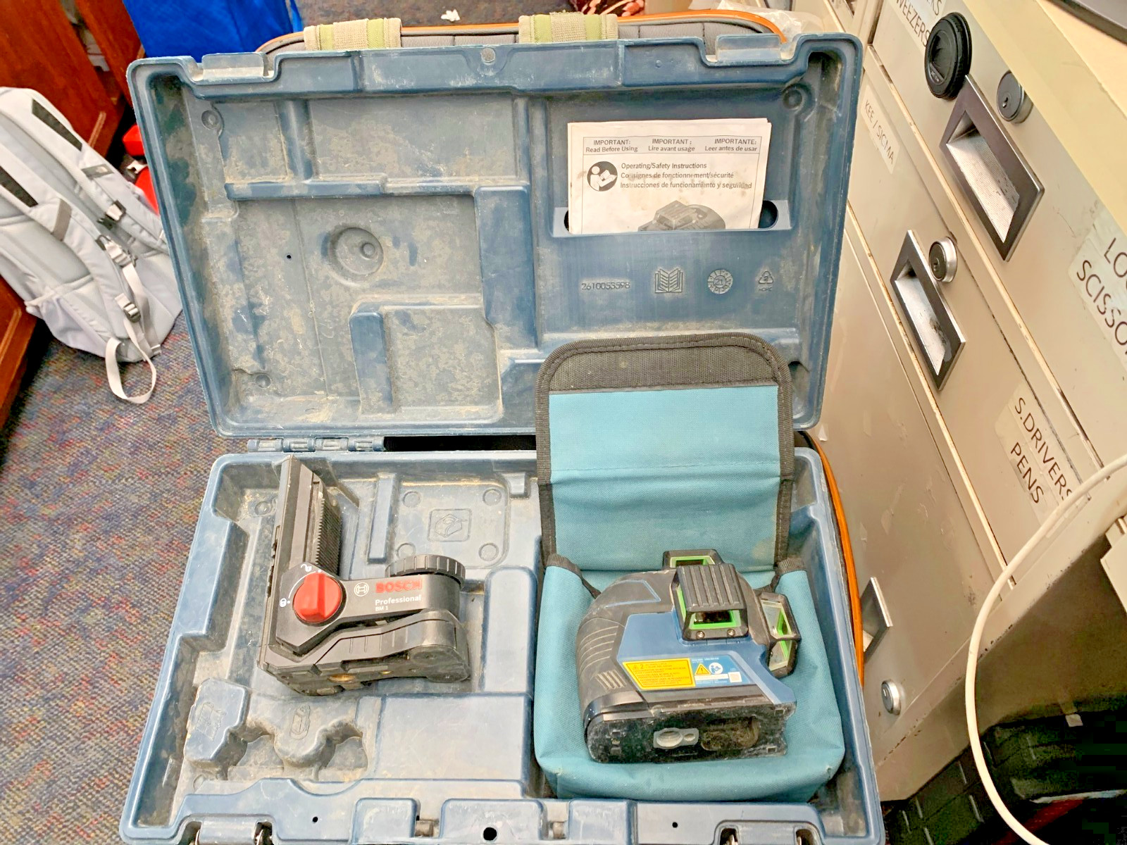 BOSCH GLL3-300G (P06031631) Laser Level With Case FAST FREE SHIPPING