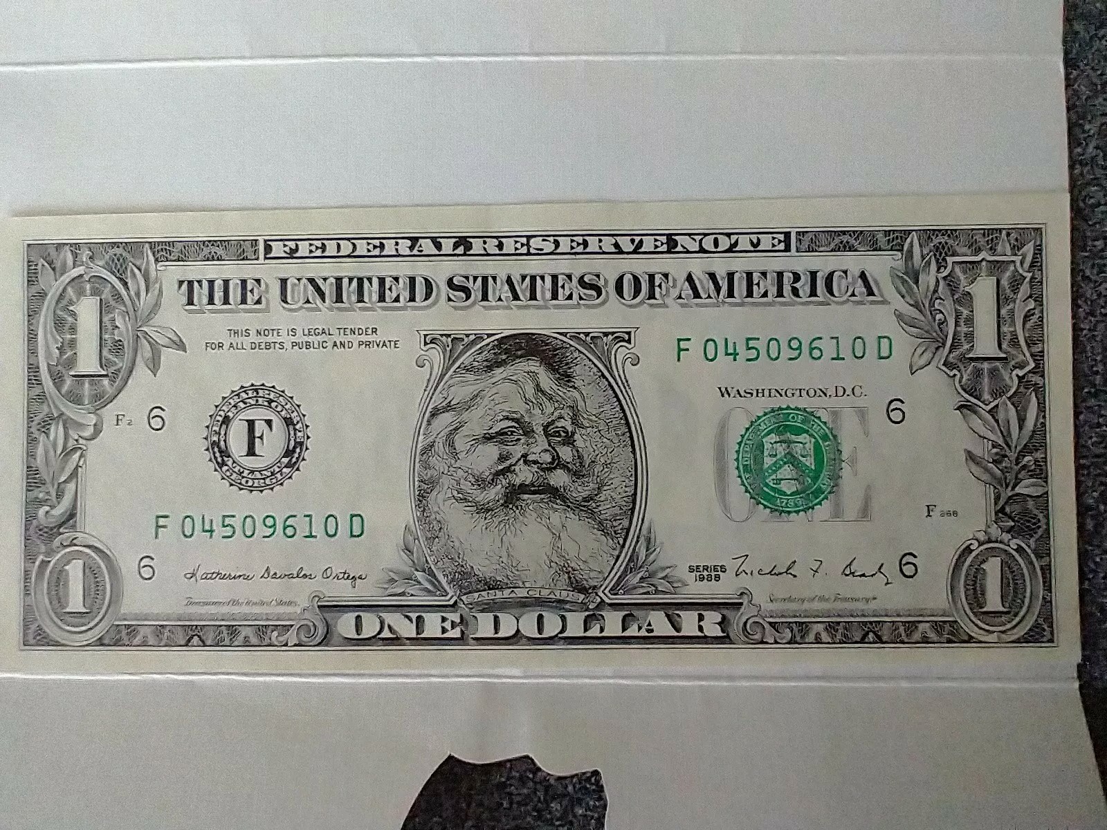 Santa Dollar