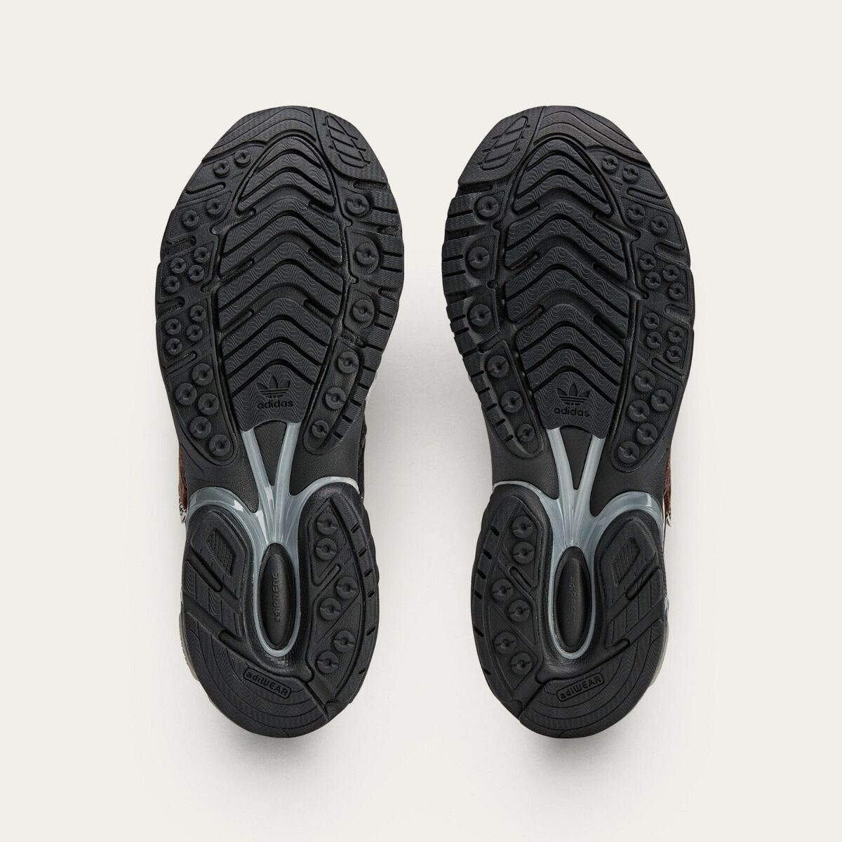 Song for the Mute adidas Adistar Cushion Core Black Dark Song for the Mute adidas Adistar Cushion Core Black Dark