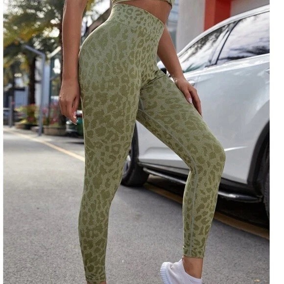 Green Leopard Print High Waisted Seamless Butt Scrunch Ankle