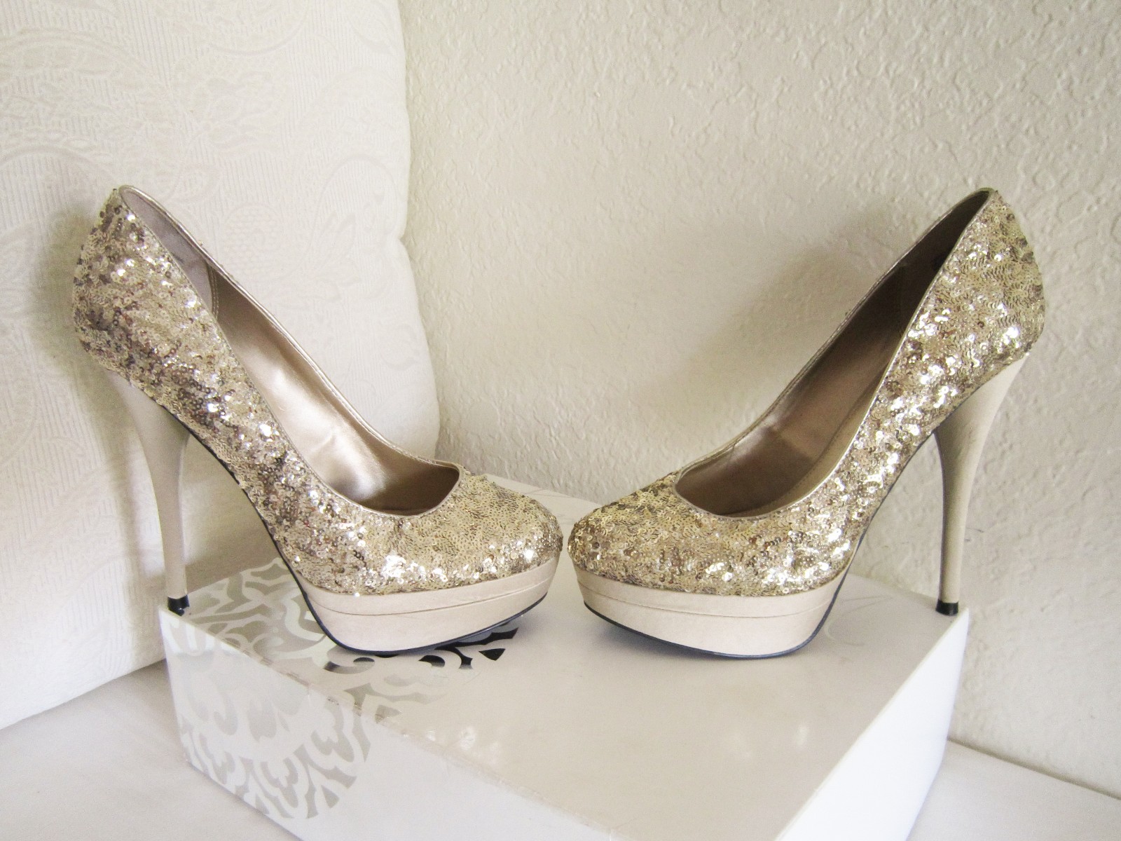 Free Press Women's Gold Sequin Pumps High Heel Shoes 8.5M eBay