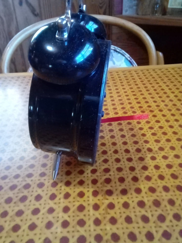 Sharp Twin Bell Quartz Analog Black Alarm Clock, SPC843 - Image 2 of 4