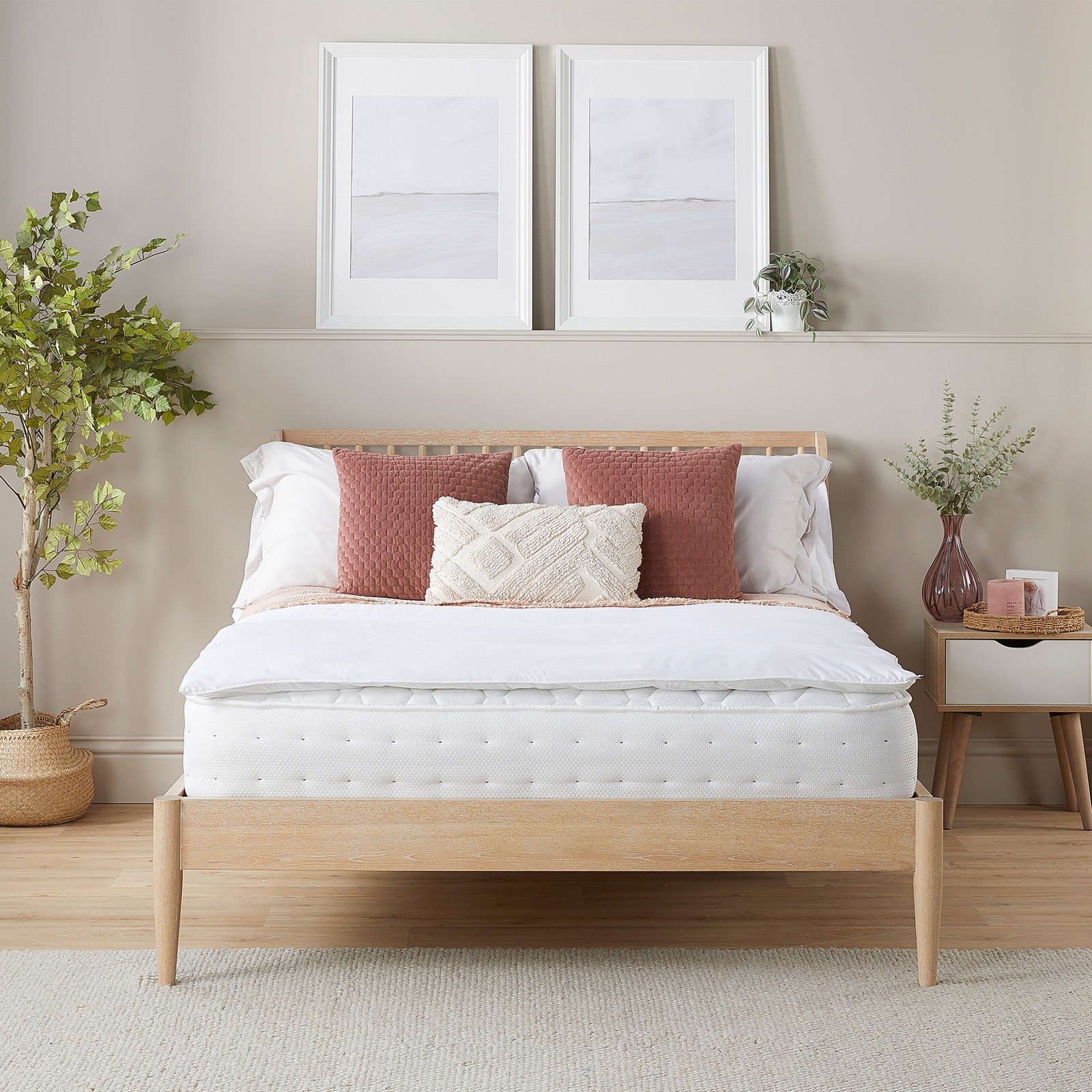 United Rebound Mattress Topper, Football by Slumberdown in Size Double, Sports Direct - Image 2
