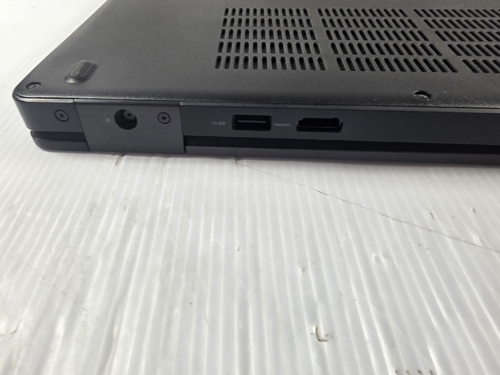 Dell Latitude 5580, 15.6-Inch Laptop, with i5