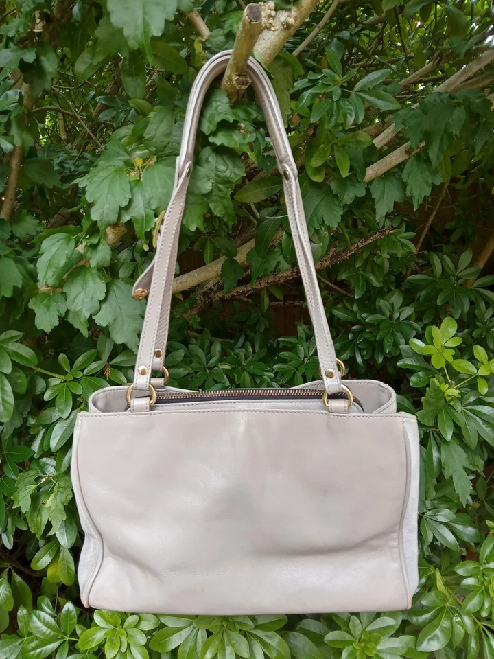Modalu London Soft Grey Leather Shoulder Bag. Clean Used Condition  - Image 2 of 4