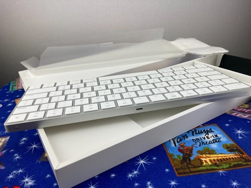 1 Apple Wireless Keyboard and 1 Magic Mouse A1644/A1657 Excellent Condition - Photo 6/10