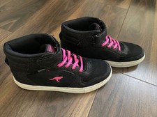 ladies black kangaroos shoes, size UK6.