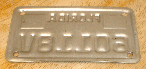 Vintage 1990's Florida 60118V Embossed Metal License Plate - Picture 2 of 2
