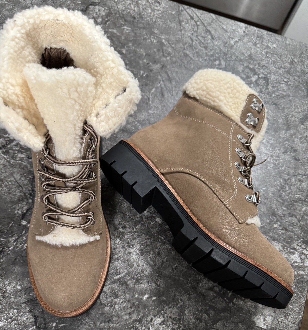 SAOLA Stivali da combattimento Mia donna Regis sherpa bordo suola a strappo stringati tortora taglia 10