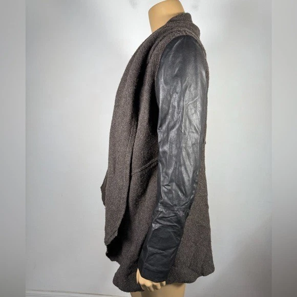 Chaqueta cárdigan de lana con mangas de cuero turba talla pequeña de Eileen Fisher para mujer Foto 4 de 4