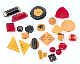 Lot of 25 Vintage Bakelite Buttons Toggle Pierced Cookie & More