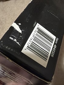 LEGO ARCHITECTURE Solomon Guggenheim Museum (21004), Box Has Damage