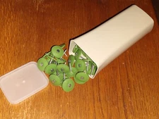 Lot 100 Fas-n-Tite 1 inch 12-Gauge Electro Galvanized Plastic Cap Roofing Nails