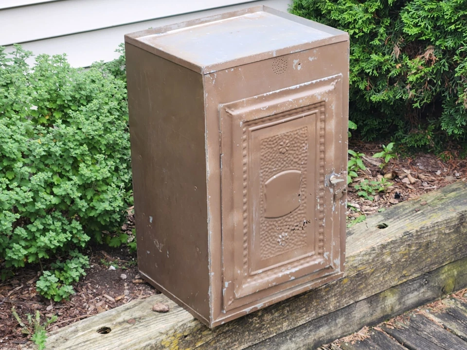 Gabinete de seguridad para pastel de metal 2 estantes vintage 15x23,5x11,75 pintado oxidado granja Foto 3 de 4