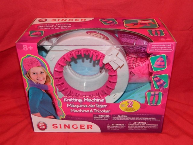 BRAND NEW SINGER KNITTING MACHINE AGES 8+ NIP NKOK A2712