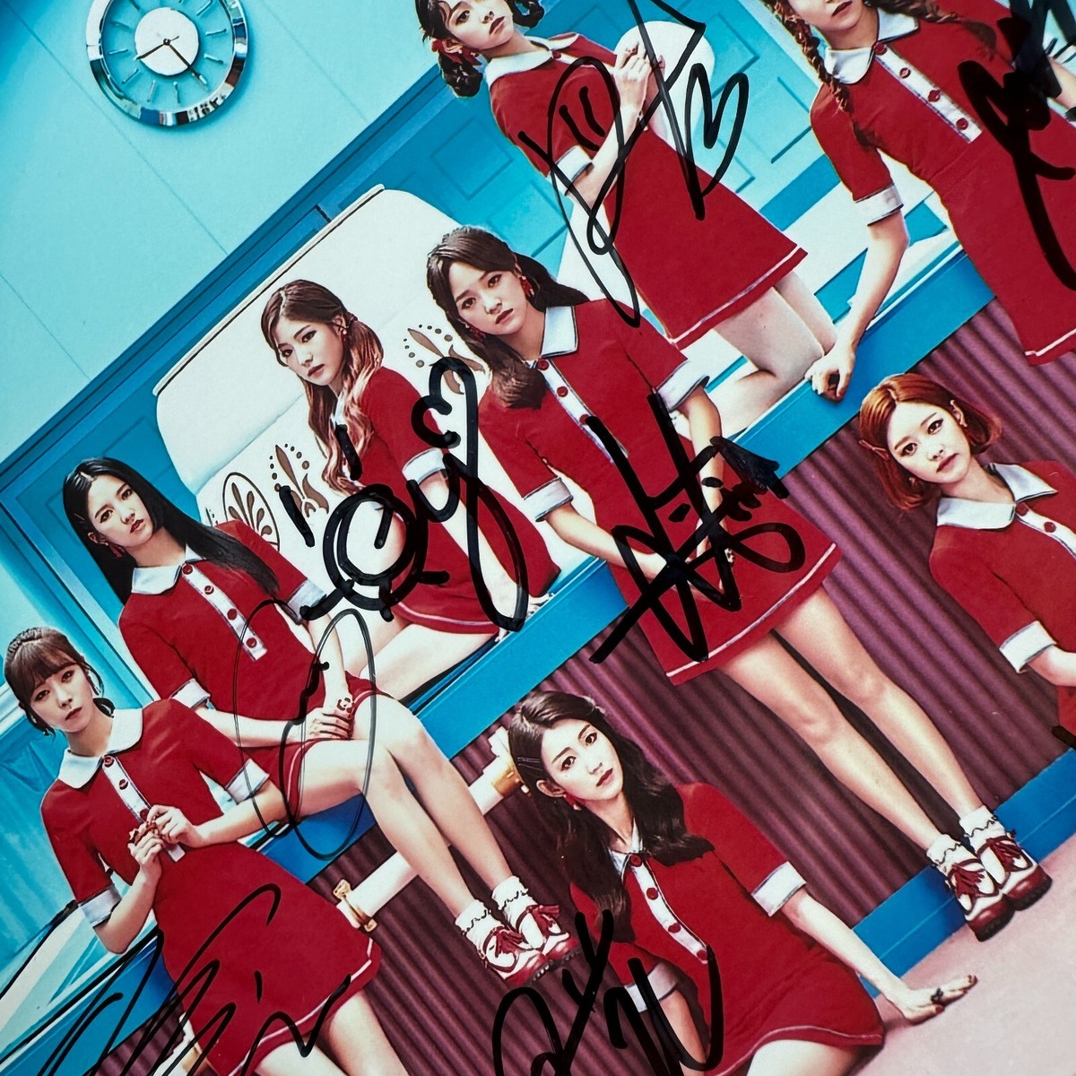 GUGUDAN DEBUT SINGLE ACT.3 CHOCOCO FACTORY ALL MEMBER SIGNED PHOTO