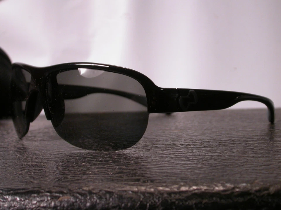 Gafas de sol deportivas Native Zodiac Iron negras envolventes CON LENTES Foto 2 de 4