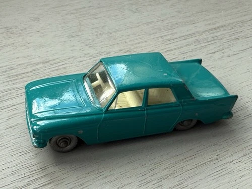 MATCHBOX  LESNEY 33b 'FORD ZEPHYR 6' SPW. 33. VINTAGE. ORIGINAL